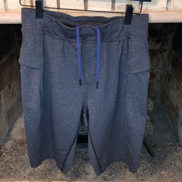 🤑PRICE DROP🤑 Men’s Lululemon Shorts - Size - S - Picture 9 of 13